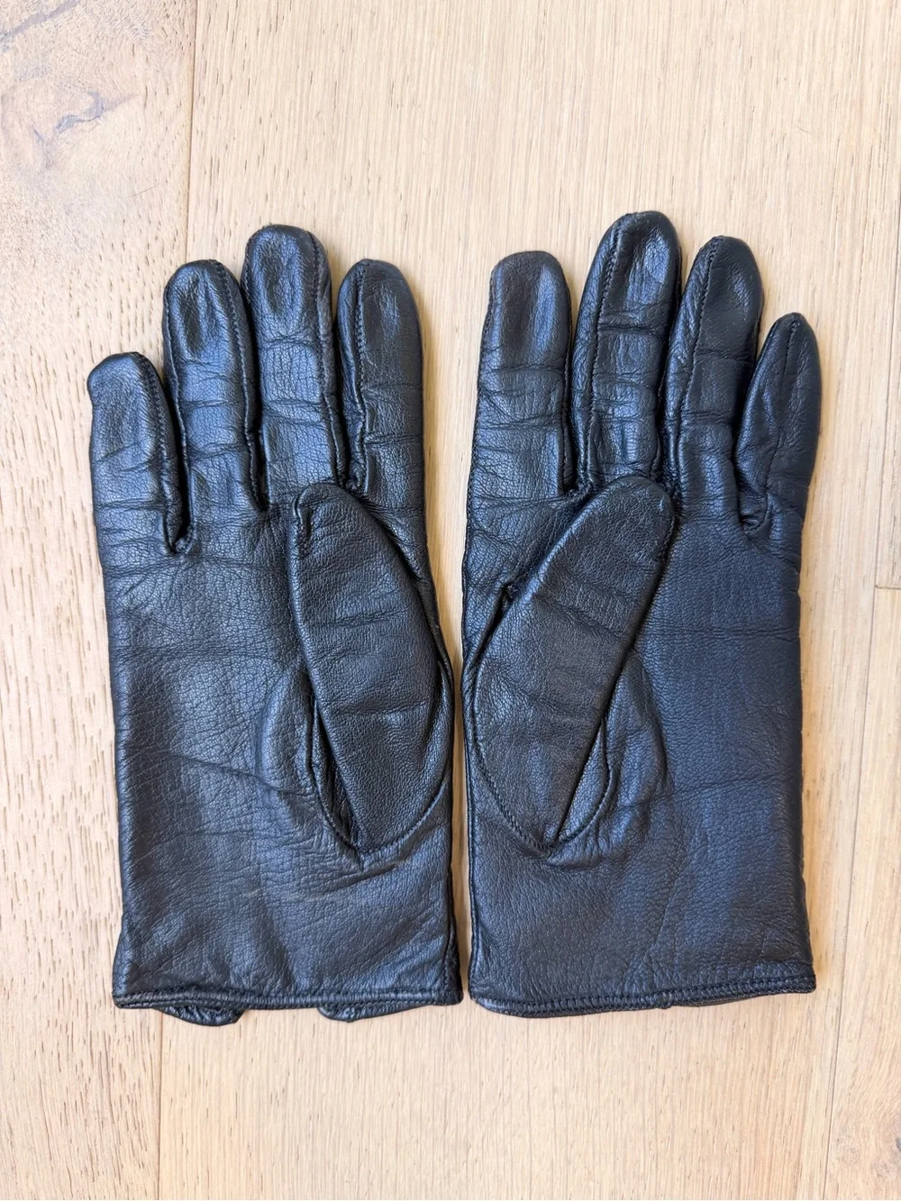 Women’s Black Leather Gloves